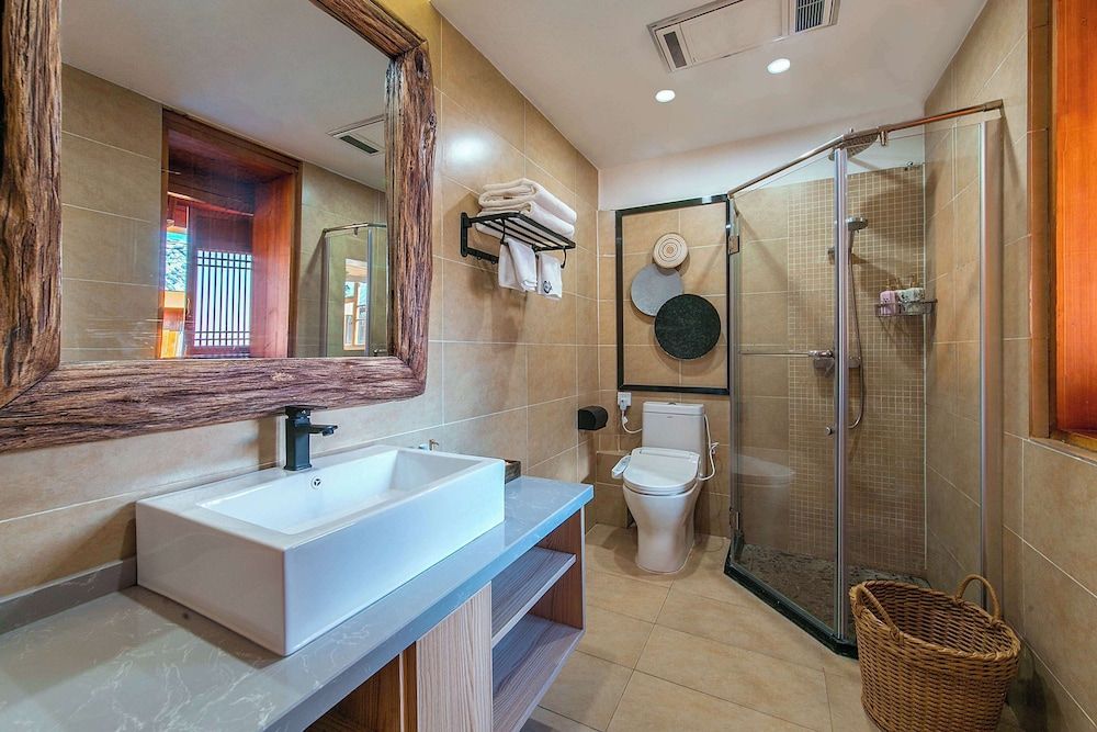 Lijiang half yard hotel Superior Double Room, Balcony, Garden View 5