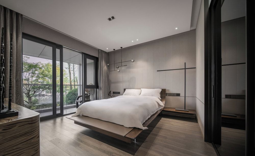 Superior Suite, Lake View