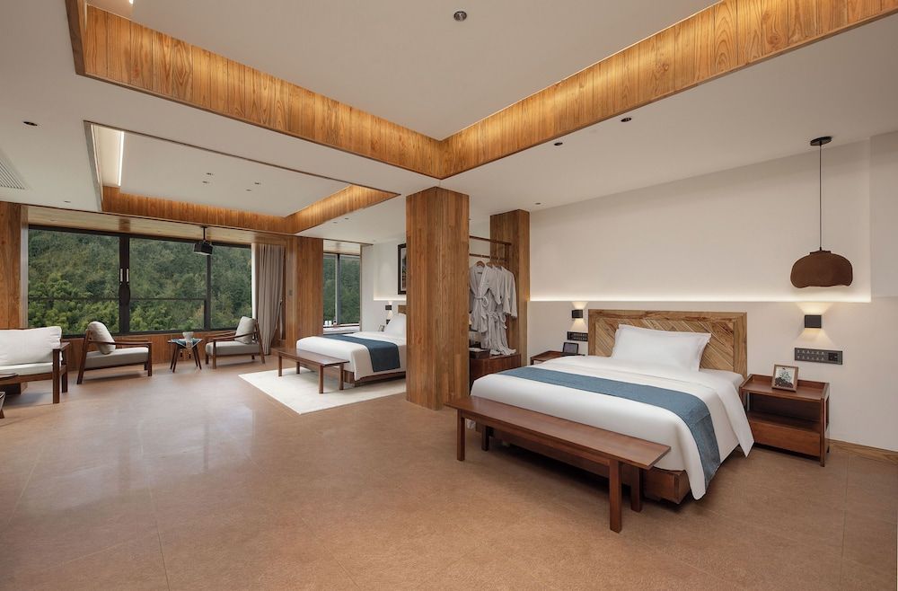 Zhangjiajie Valley Love Holiday Hotel Family Quadruple Room, Multiple Beds, Private Bathroom, Hill View 4