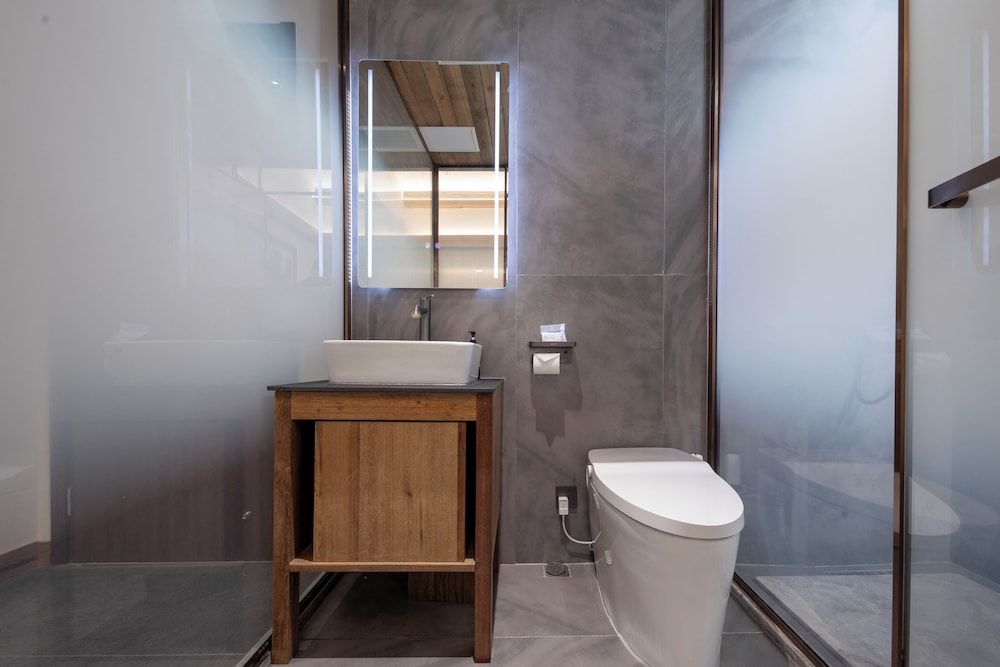 Zhangjiajie Valley Love Holiday Hotel Basic Double Room, 1 Queen Bed, Balcony, Courtyard View 6