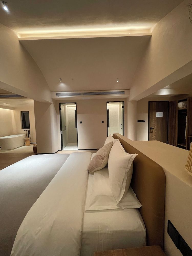 Senior Twin Room, Garden View
