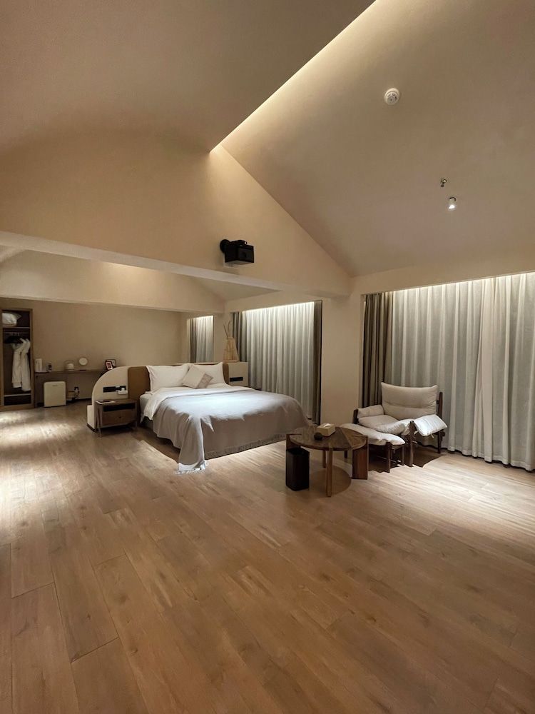 Senior Twin Room, Garden View