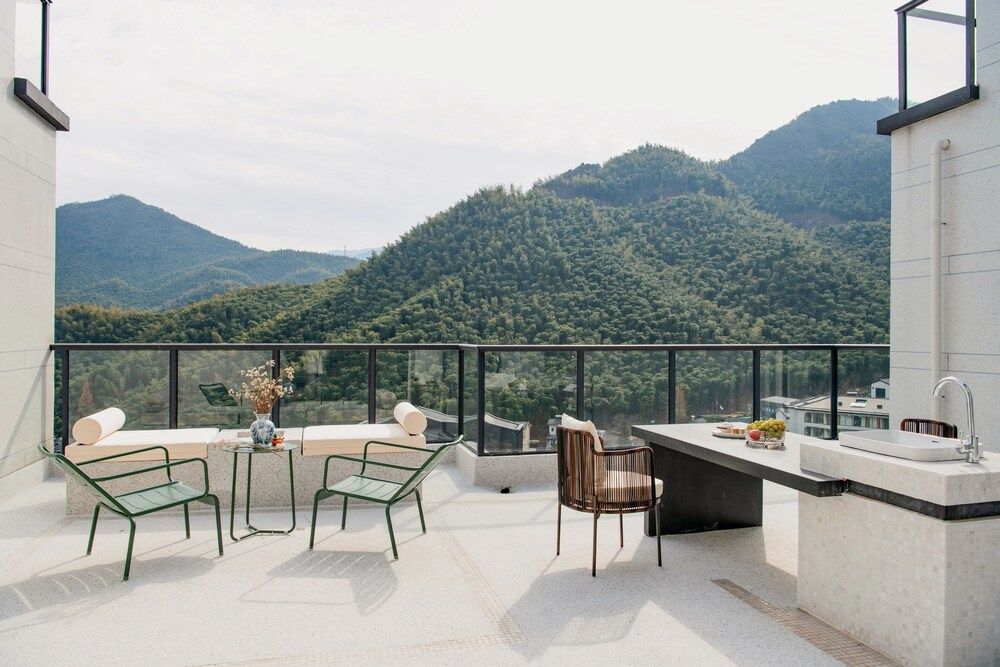 Non Hills Panoramic Double Room, Patio, Mountain View 4