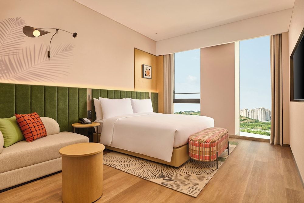 Deluxe Room, 1 King Bed with Sofa bed