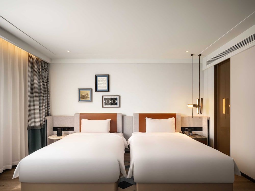 Deluxe Twin Room, City View