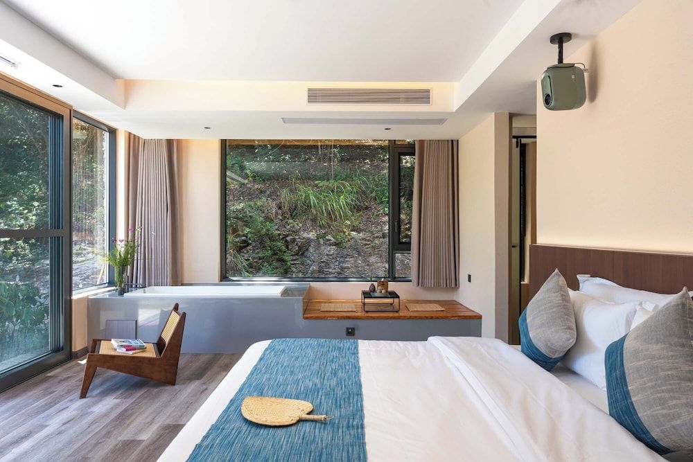 Romantic Double Room, Hill View