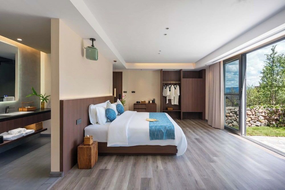 Romantic Double Room, Hill View