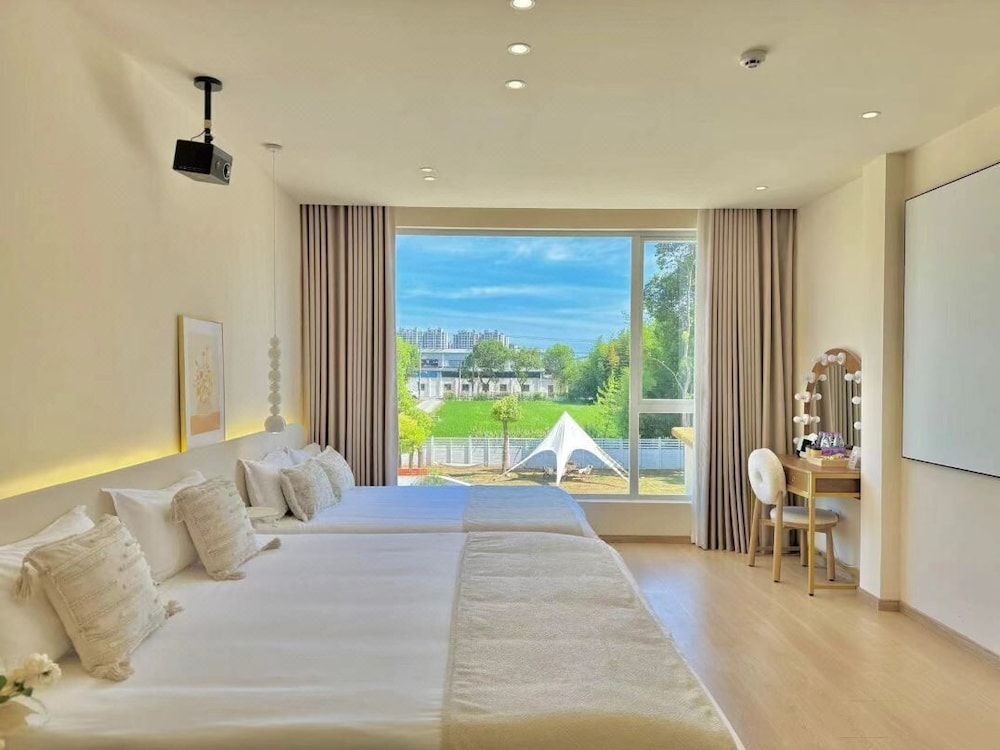 Grand Quadruple Room, Courtyard View