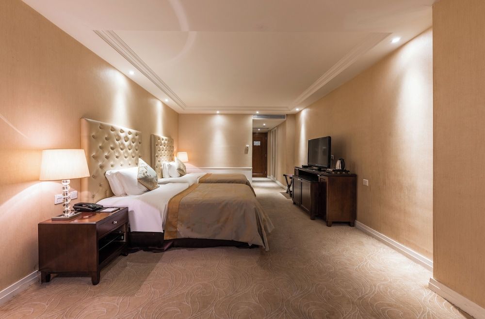 Superior Twin Room, City View