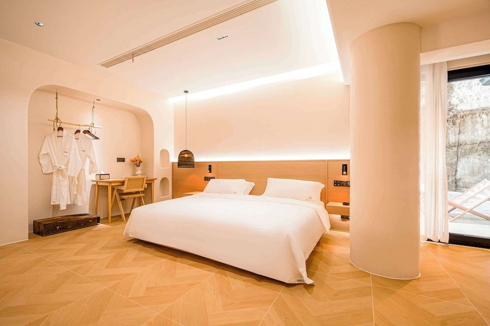 Wuxing Qinglan Homestay Family Triple Room, Mountain View 4