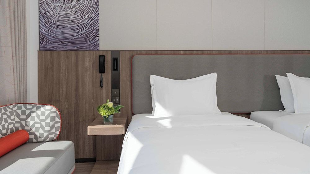 Standard Room, 2 Double Beds (High Floor)