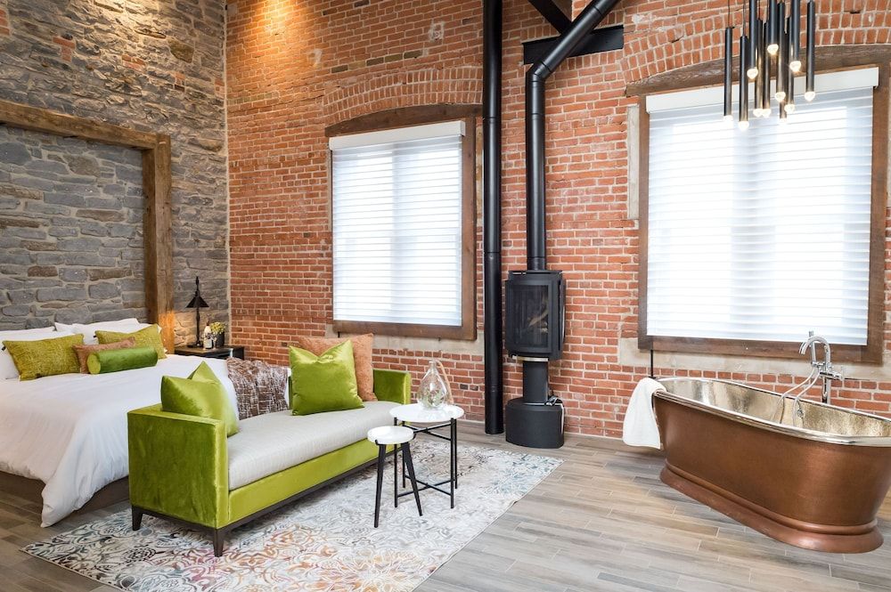 48 King West Boutique Hotel