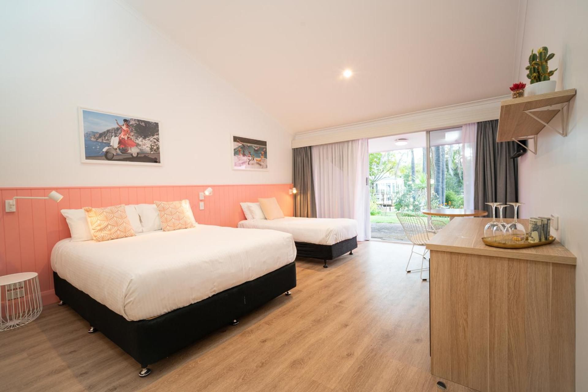 Twin Terrace Room - No Pets