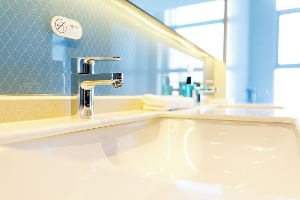 Holiday Inn Express Harbin Qunli by IHG Standard Room, 1 King Bed 43