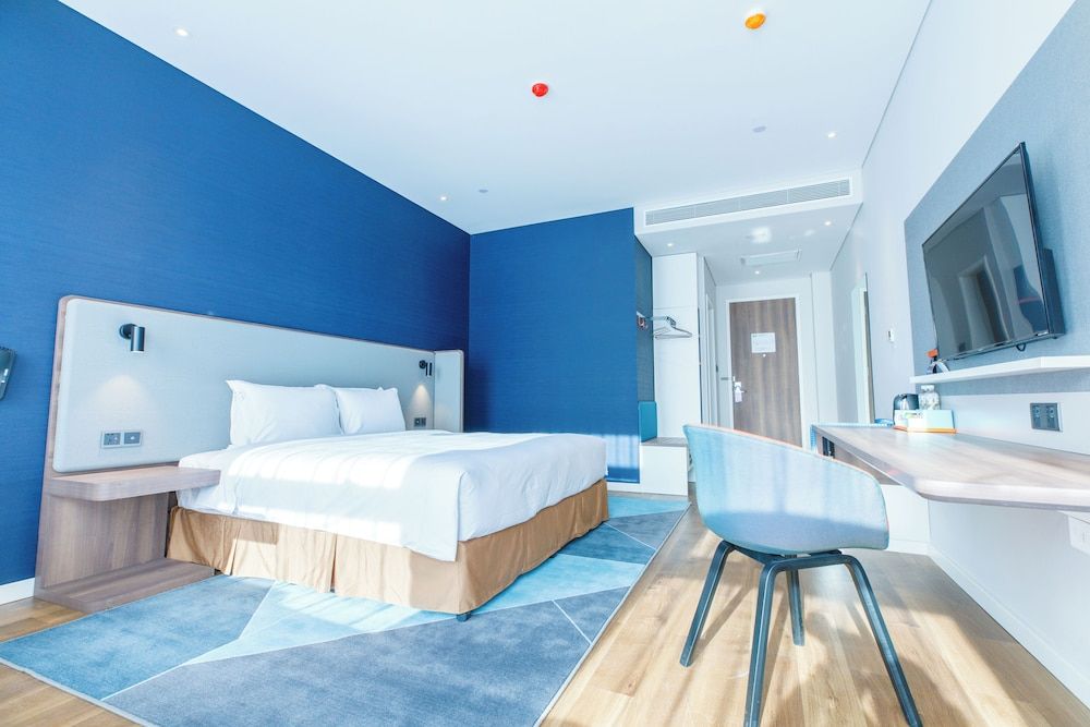 Holiday Inn Express Harbin Qunli by IHG Standard Room, 1 King Bed 13