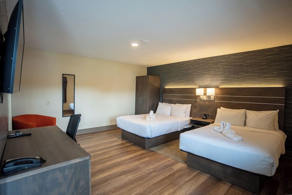 Glengarry Extended Stays Deluxe Double Room 7