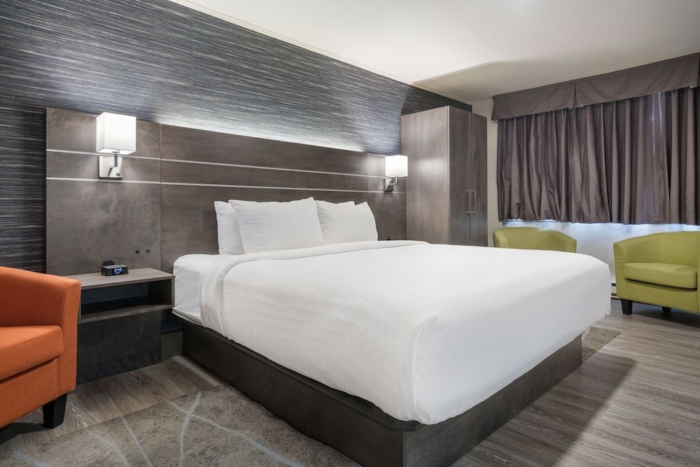 Glengarry Extended Stays Deluxe Single Room 3