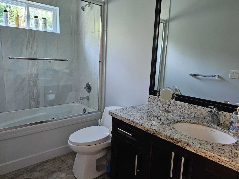 Oscar Inn & 2bd Suite up to 6 people private Room 4