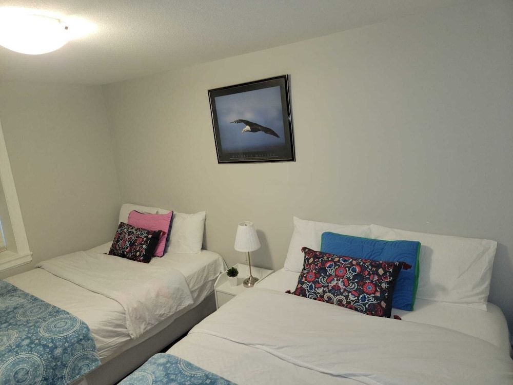 Oscar Inn & 2bd Suite up to 6 people private Family Suite, 2 Bedrooms, Kitchen 3