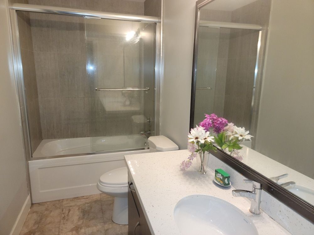 Oscar Inn & 2bd Suite up to 6 people private Family Suite, 2 Bedrooms 3