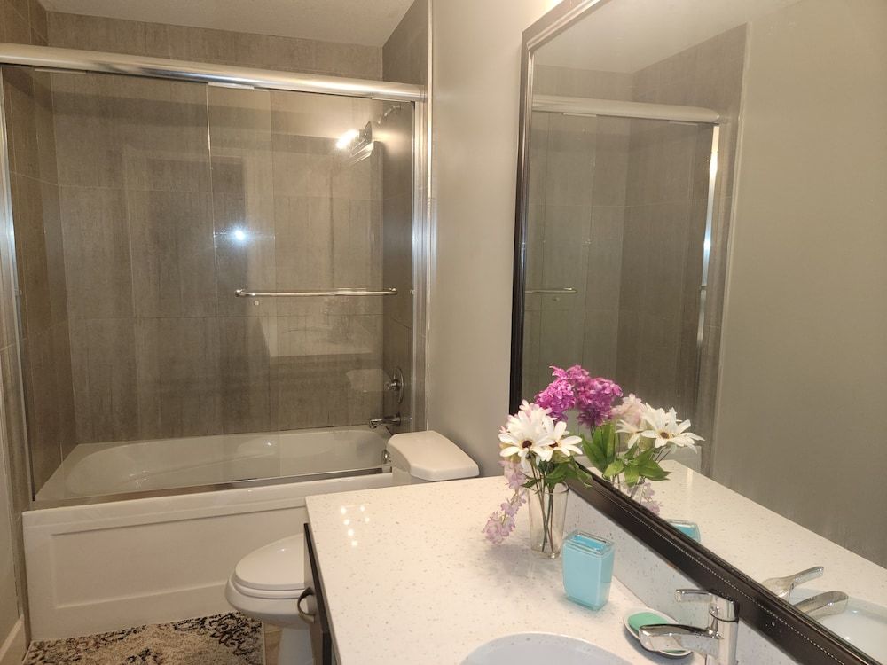 Oscar Inn & 2bd Suite up to 6 people private Family Suite, 2 Bedrooms 2