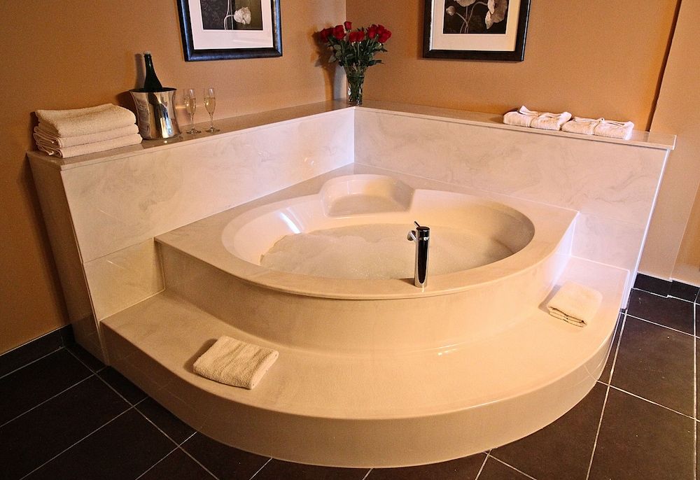 Century Casino & Hotel Edmonton Suite, 1 Bedroom 3