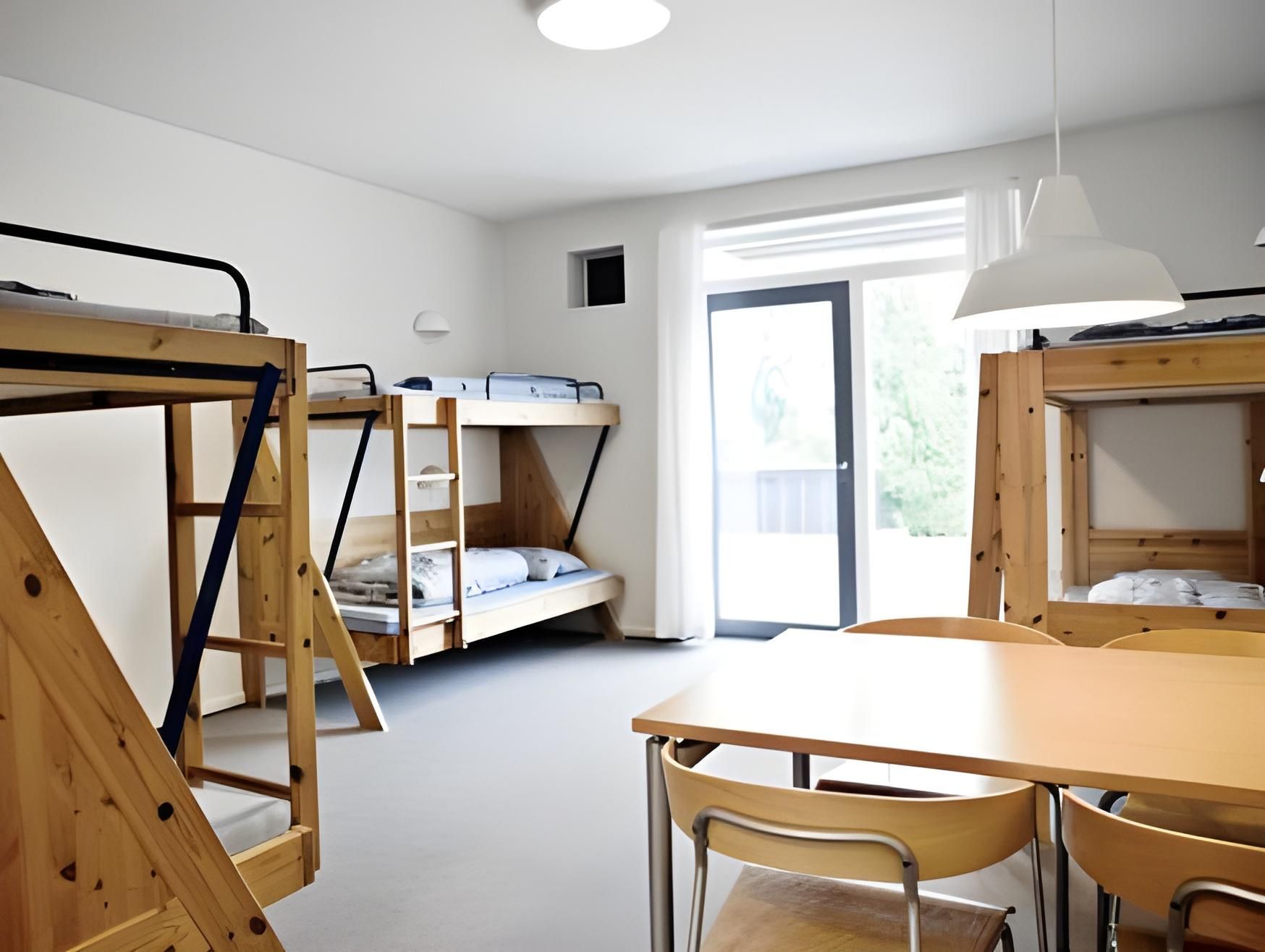 Family Room (6 Adults, Linen excluded)