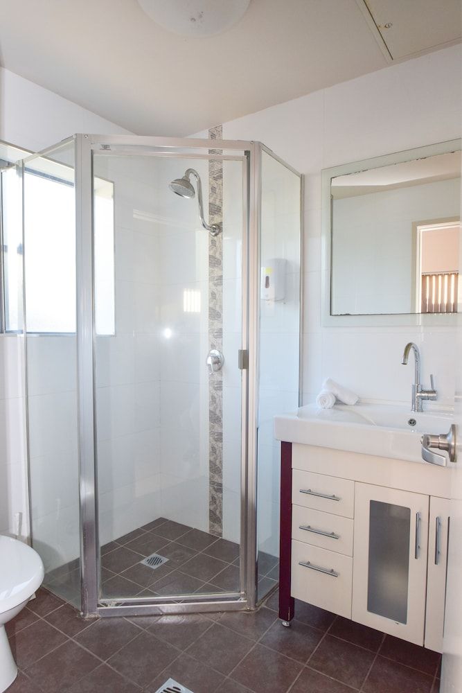 Station Hotel Motel Kurri Kurri Twin room with Kitchen 3