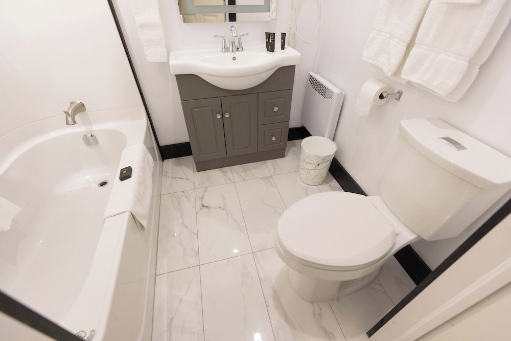 Motel 7 Inn & Suites Standard Studio Suite 3