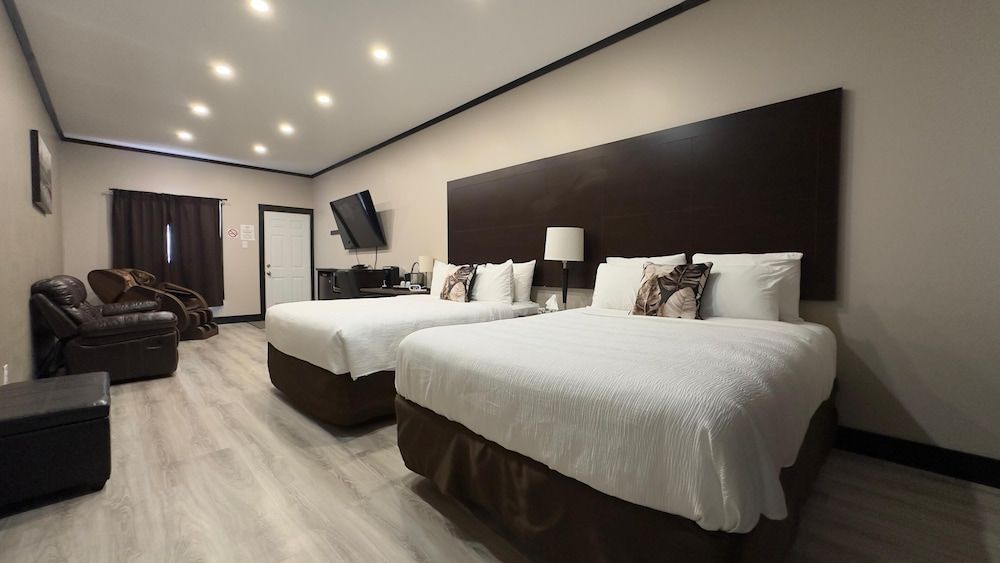 Motel 7 Inn & Suites Executive Studio Suite 4