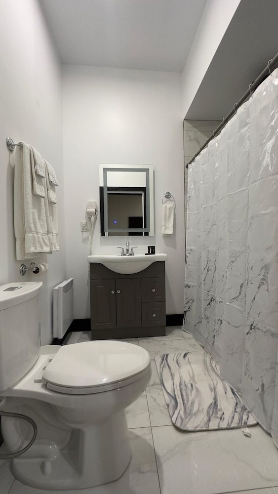 Motel 7 Inn & Suites Executive Studio Suite 9