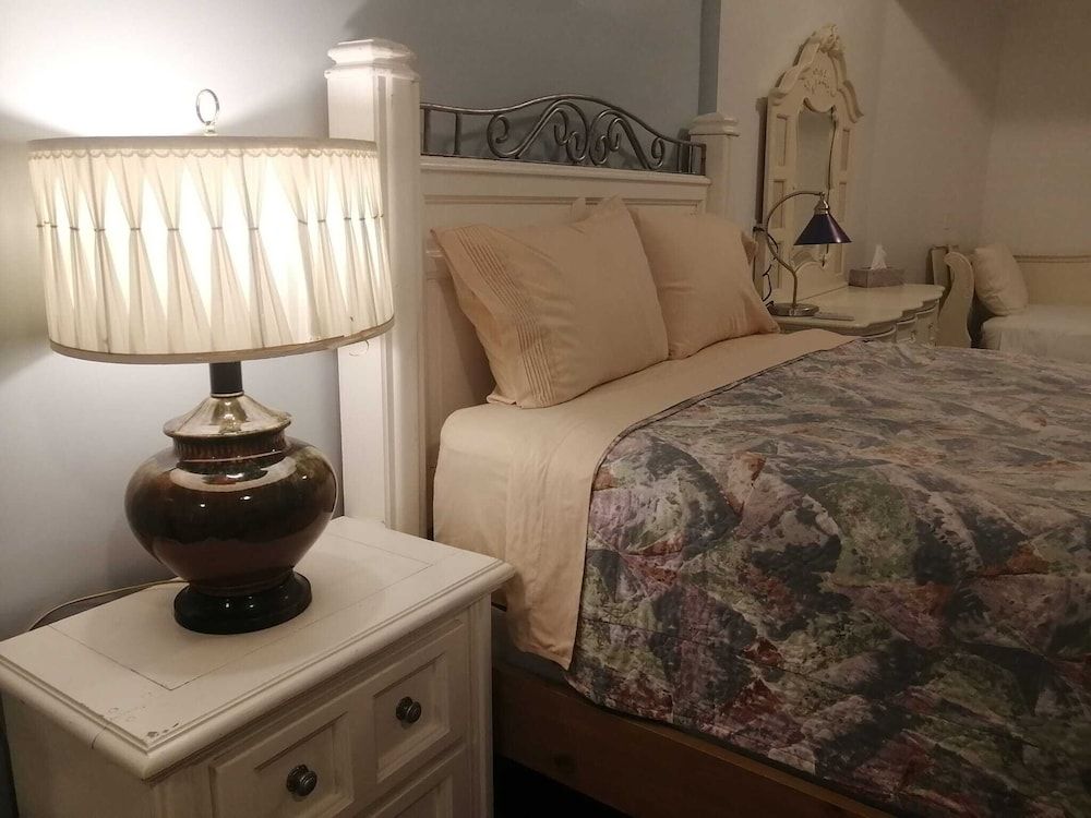 Digby Sailboat Suites Comfort Room 7