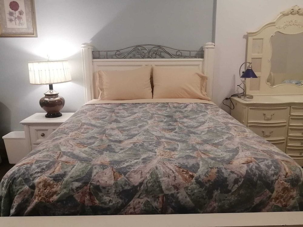 Digby Sailboat Suites Comfort Room 4