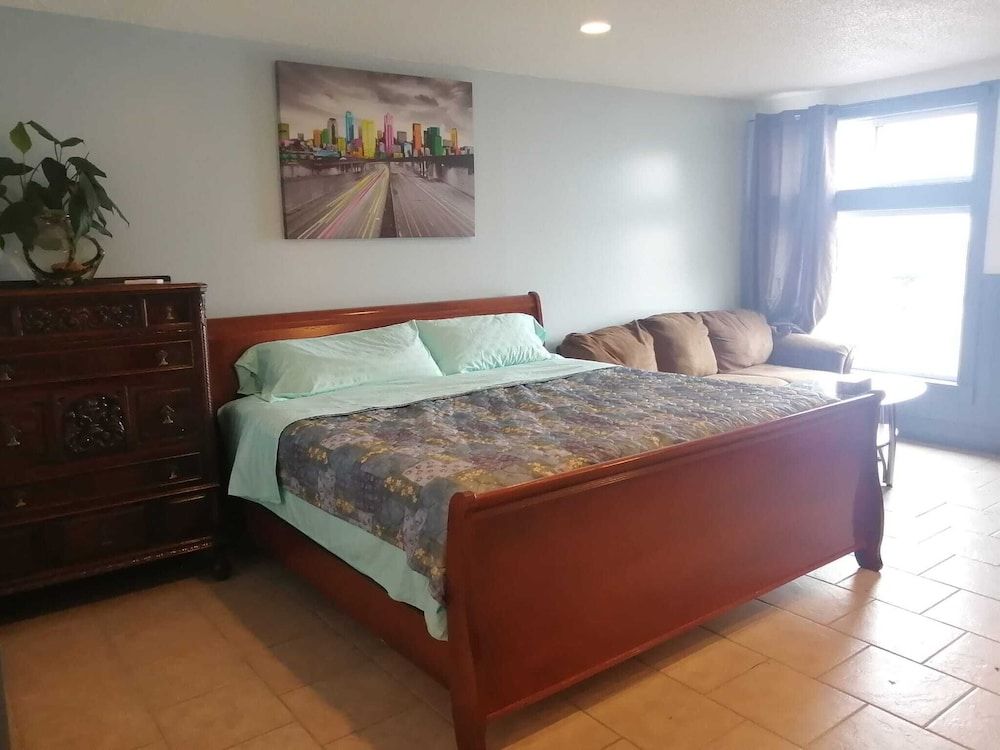 Digby Sailboat Suites Signature Room 5