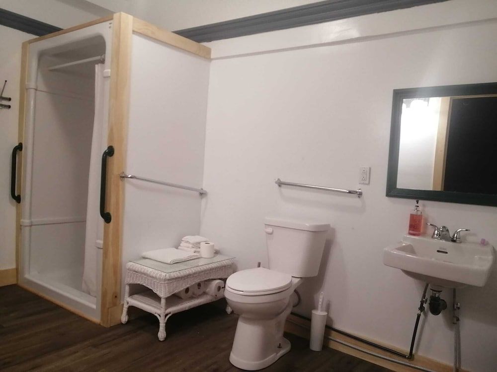 Digby Sailboat Suites Comfort Room 10