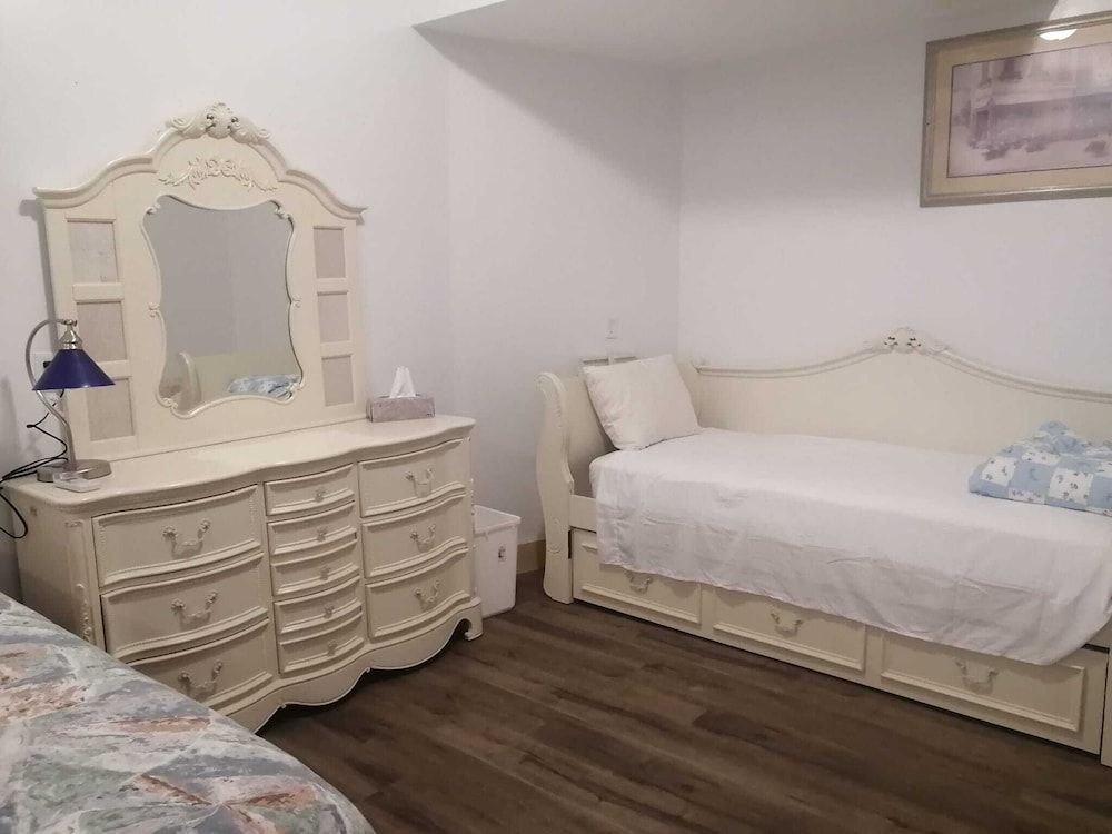 Digby Sailboat Suites Comfort Room 5