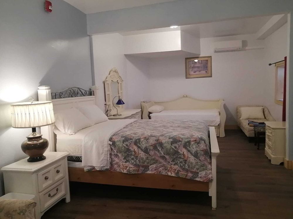 Digby Sailboat Suites Comfort Room