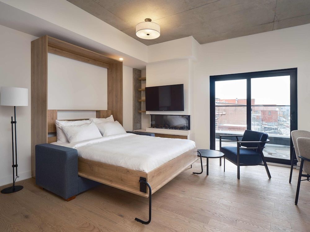 Quartier des Marinas - Hôtel Expérience 308 - 3rd Floor Studio, murphy Queen Bed, with Balcony