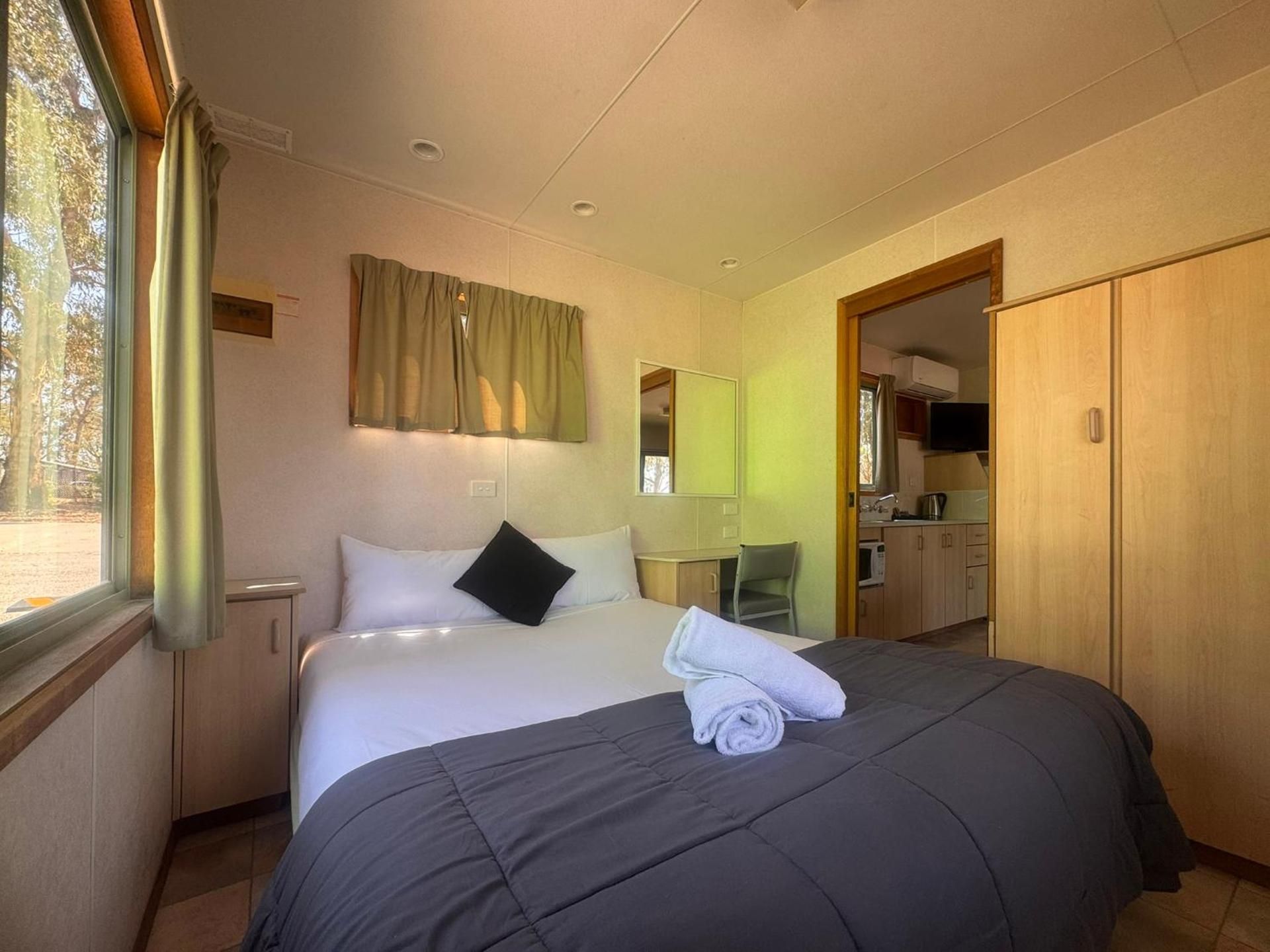 Standard Cabin (Sleeps 6)