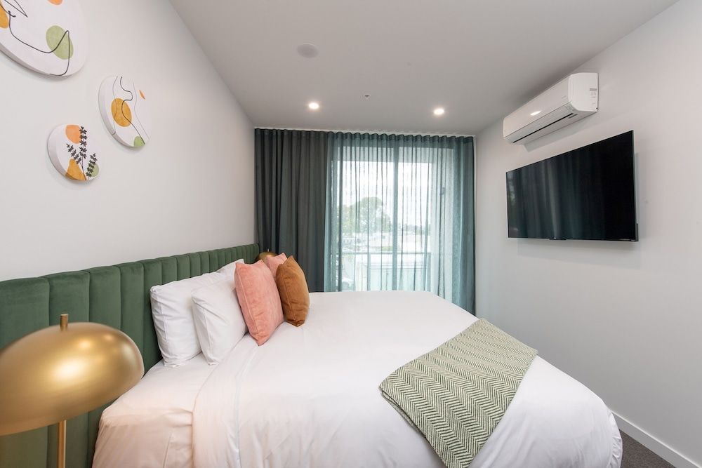 Deluxe 1 Bedroom Apartment