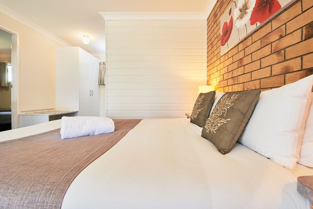 Ruthven Street Motor Inn Family Room, Non Smoking 4