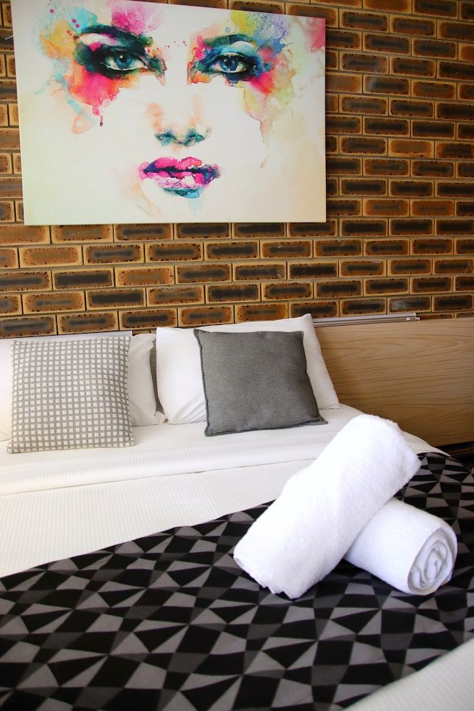 Squatters Homestead Motel Double Room 8