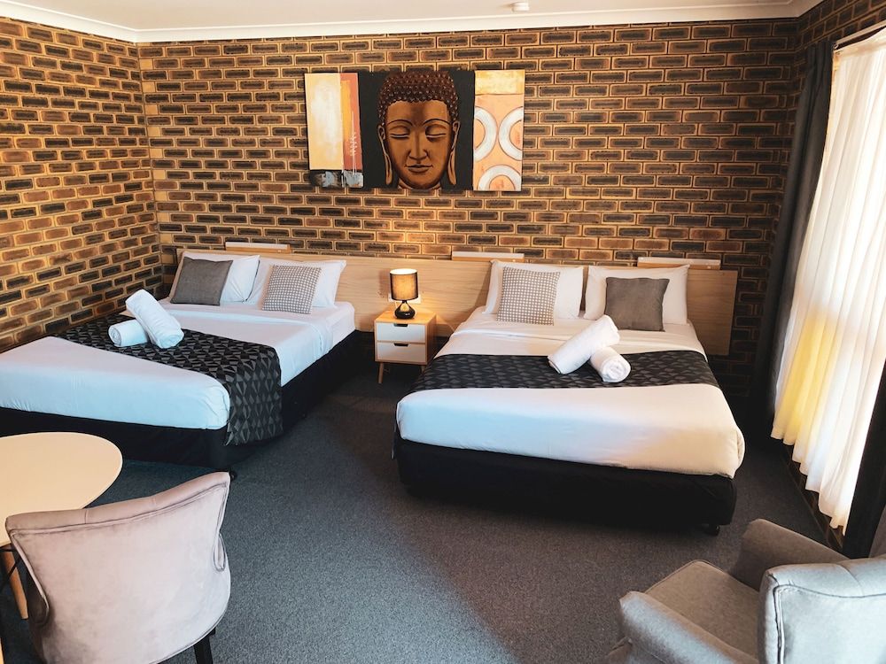 Squatters Homestead Motel Twin Room 4