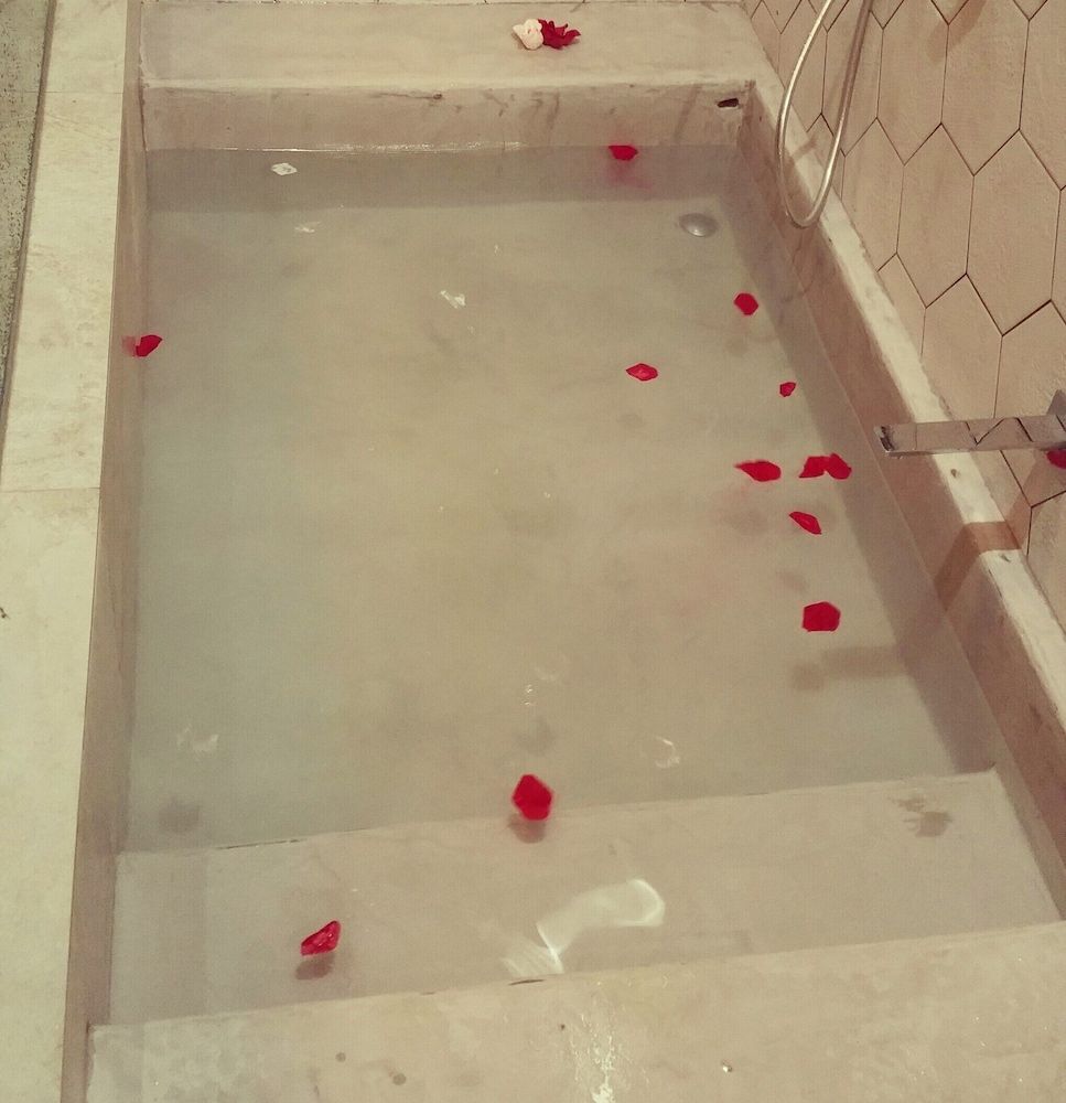 Murallas de Jayran Hotel Boutique Deluxe Double Room 4