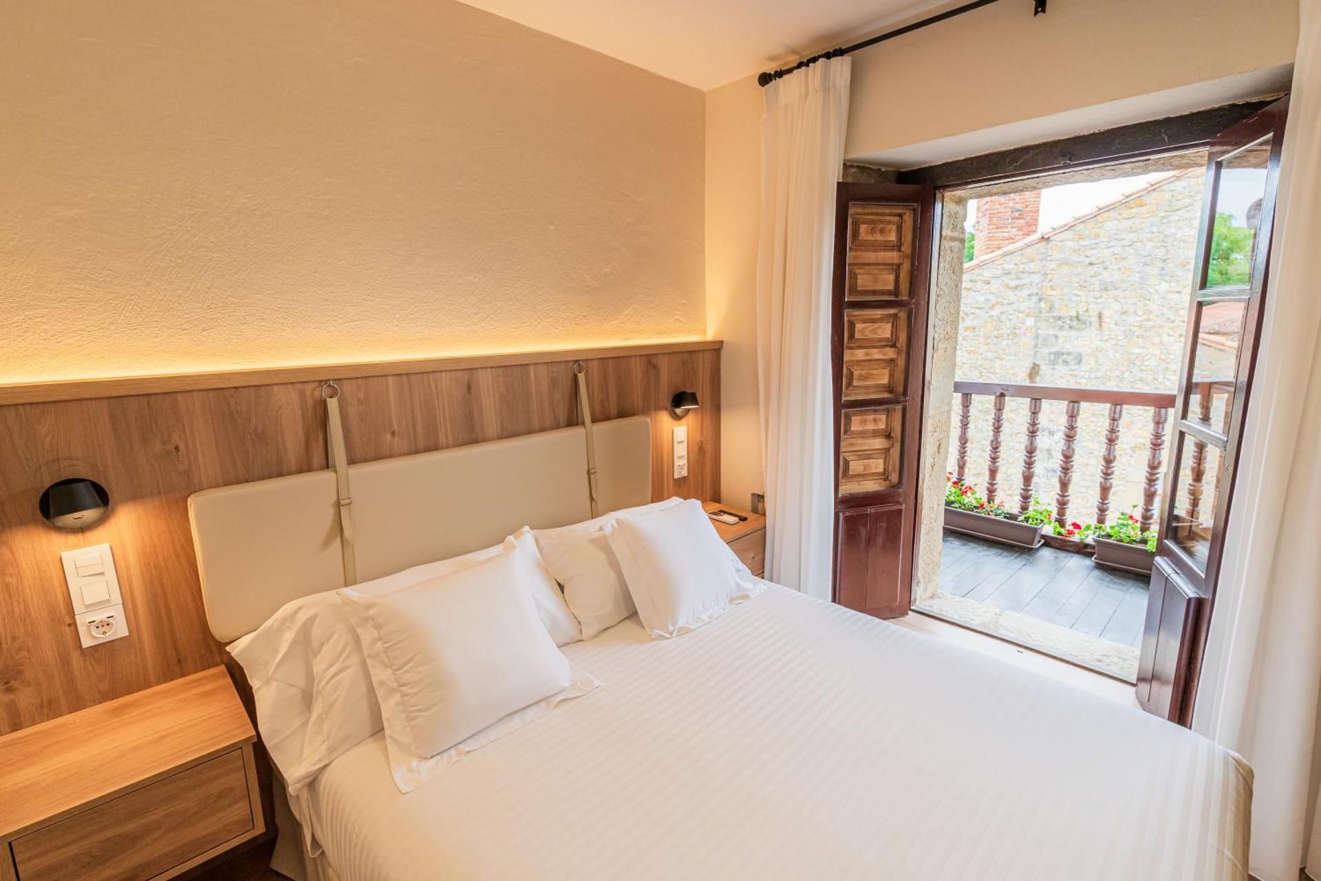 Double or Twin Room with Balcony