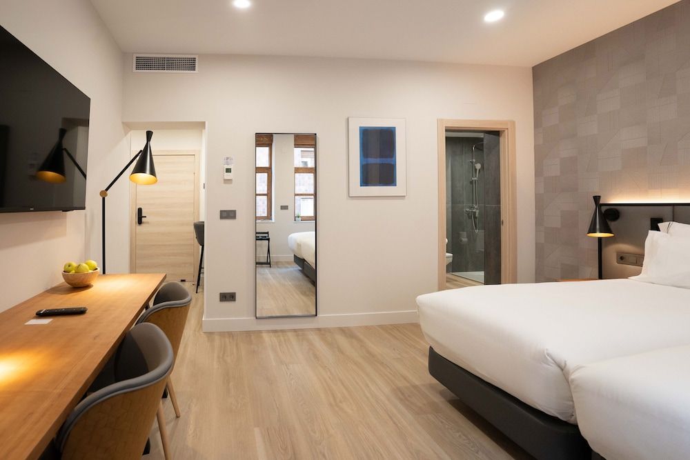 Prisma Suites City Studio 13