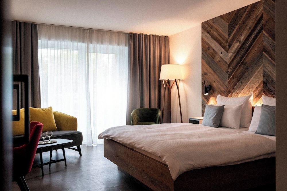 Wellnesshotel Wittelsbach Deluxe Double Room 5