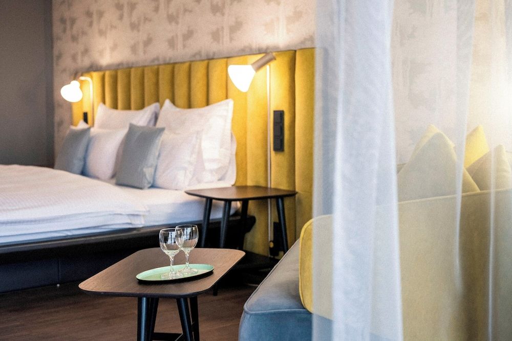 Wellnesshotel Wittelsbach Deluxe Double Room 9