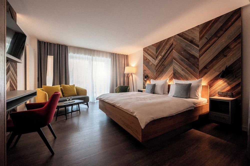 Wellnesshotel Wittelsbach Deluxe Double Room 4