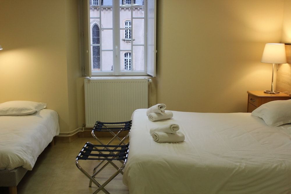 Le Grand Couvent de Gramat Double Room 3